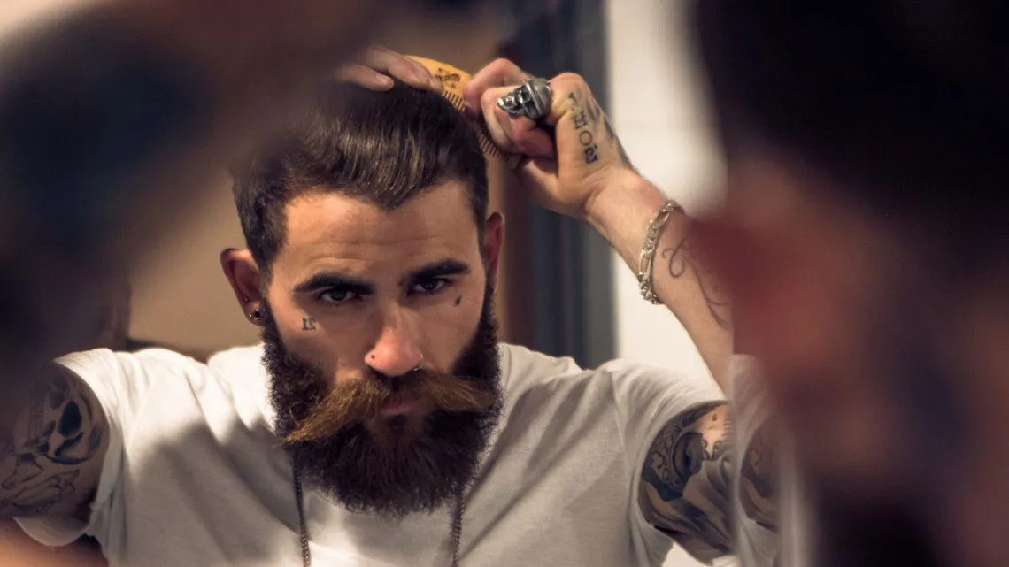 Preot faimos, despre bărbaţii care îşi rad barba şi femeile cu fustă scurtă