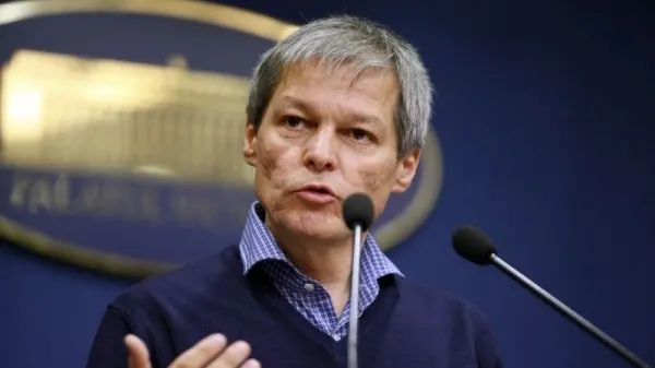 Fostul premier Dacian Cioloş îl taxează dur pe Varujan Vosganian pentru povestea cu ouăle