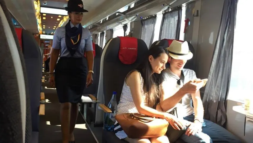 VIDEO. Cum arată cel mai modern vagon de tren din România