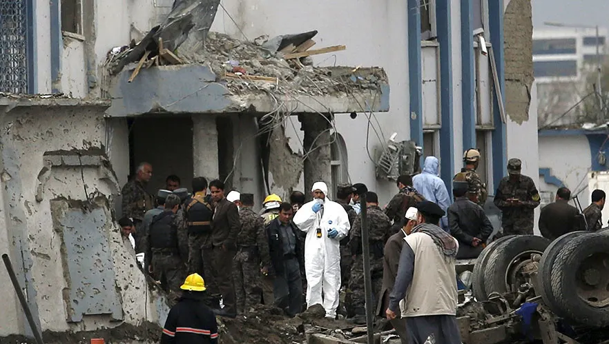 Statul Islamic revendică atentatul împotriva unei moschei șiite la Kabul. Cel puţin 56 de morţi