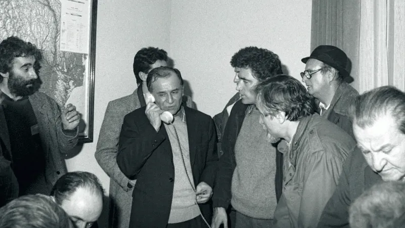 Bunurile lui Iliescu, Roman, Voiculescu, Măgureanu ar putea fi puse sub sechestru