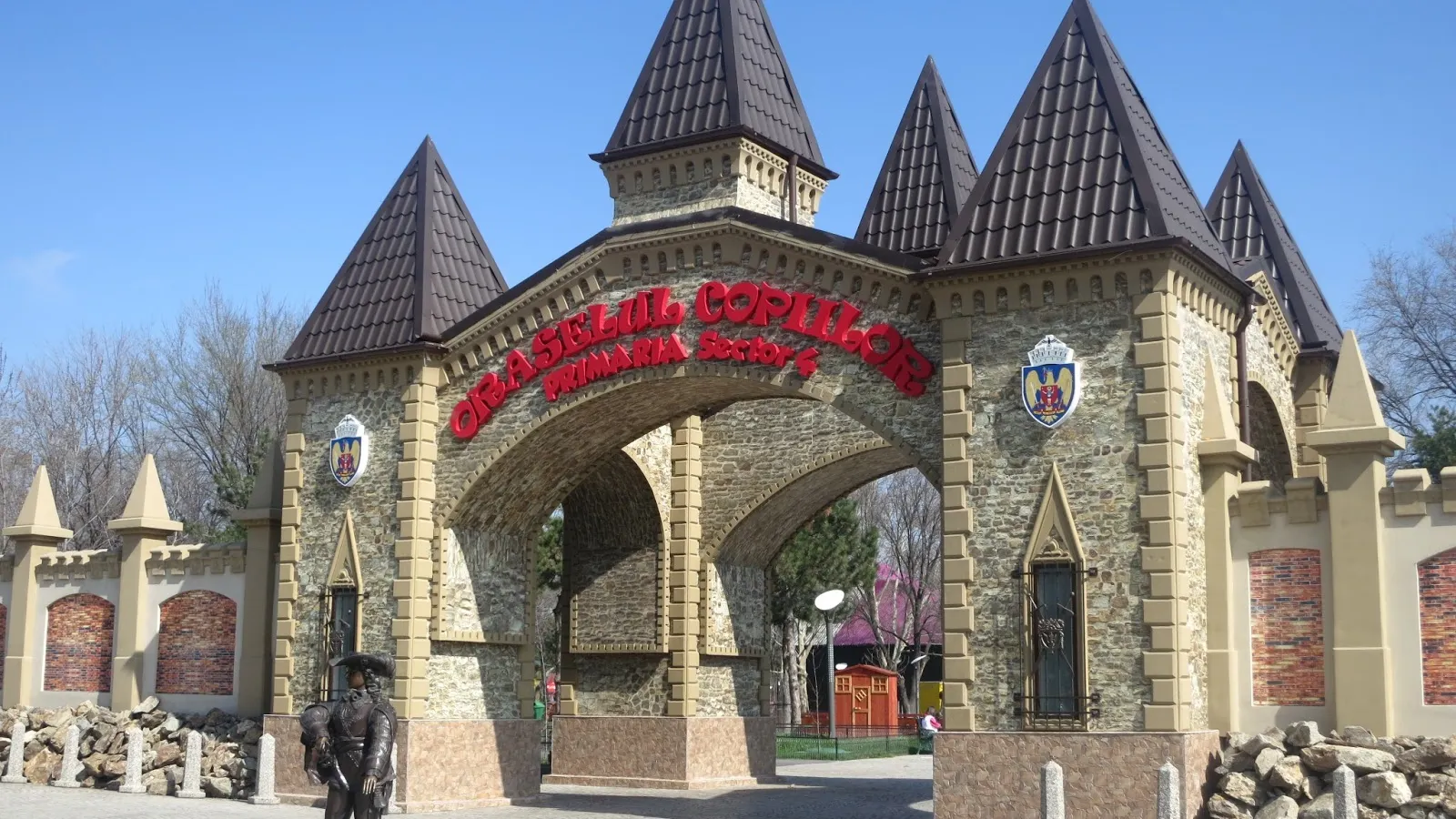 Descoperire macabră în Parcul Orăşelul Copiilor din capitală. Oamenii sunt îngroziți