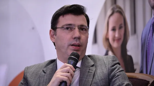 Ministrul de Finanțe, scos la tablă în Parlament. Cum a încercat să le explice aleşilor toate taxele