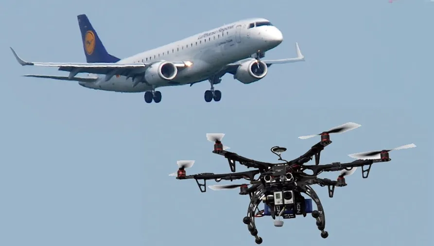 O dronă a lovit un avion de pasageri, chiar înainte de aterizare