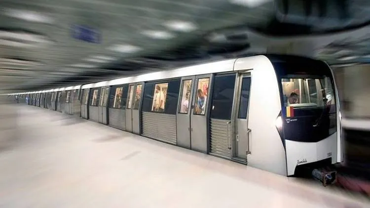 Ce mesaje au primit vineri seară bucureştenii care au mers cu metroul. VIDEO