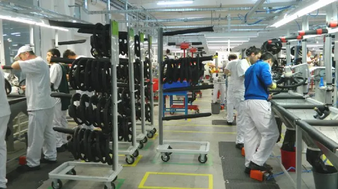 Cinci pe loc pentru un job la fabrica de volane Rovinari