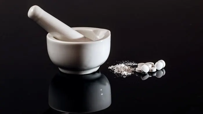 Pisezi sau rupi medicamentele ca să fie mai ușor de înghițit? Iată la ce risc major te expui