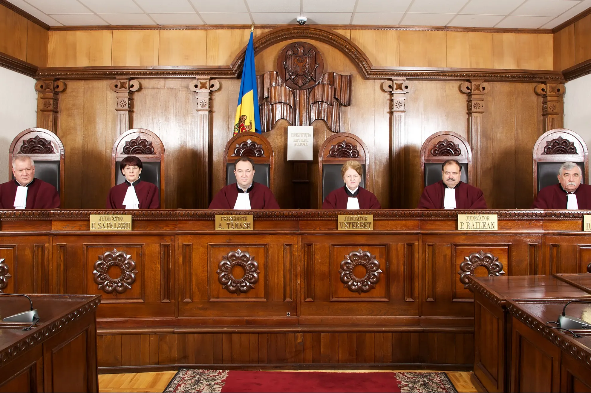 Decizie la Chișinău: Limba română poate să ia locul celei "moldovenești" în Constituție