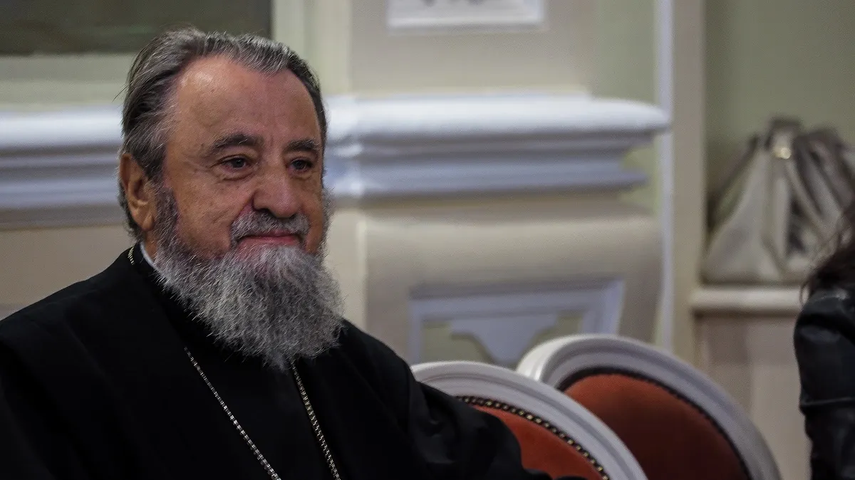 Mitropolitul Ardealului critică atitudinea autorităților față de mamă și copil