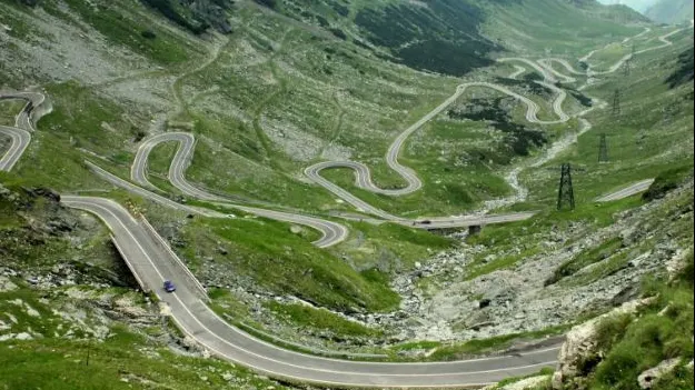 Atenție, șoferi! Traficul pe Transfăgărășan se desfășoară cu dificultate
