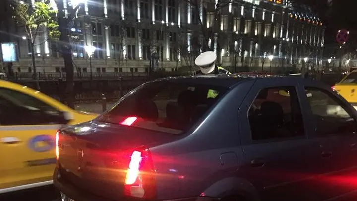 Protest neobișnuit în Capitală. Zeci de taximetrişti, la vânătoare de șoferi UBER