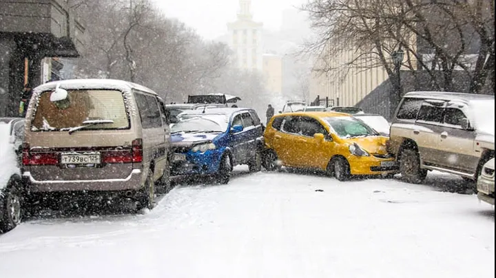 Prima NINSOARE a provocat haos în Rusia: 256 de accidente în doar câteva ore - VIDEO