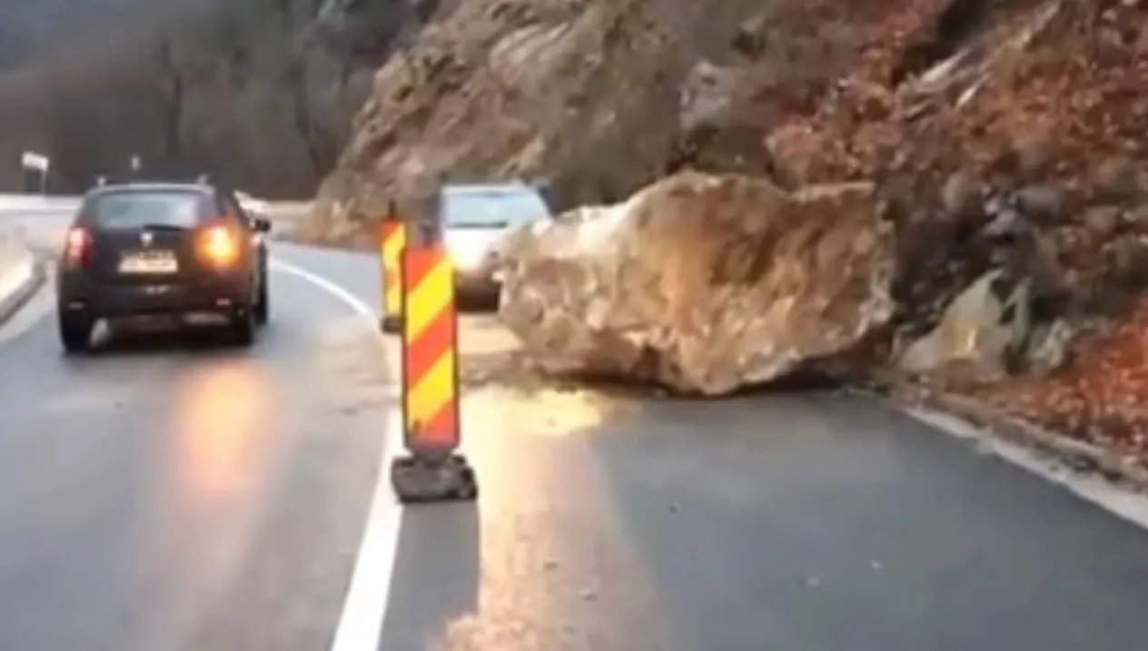 Panică pe drumurile din România. Locul unde şoferii au scăpat ca prin urechile acului