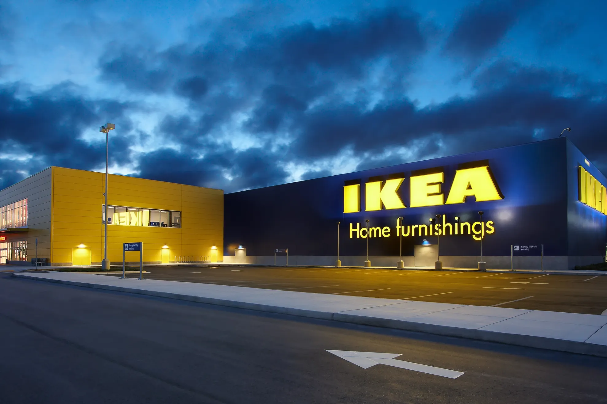 Ikea forţată să recheme 29 de milioane de dulapuri, după ce opt copii au murit