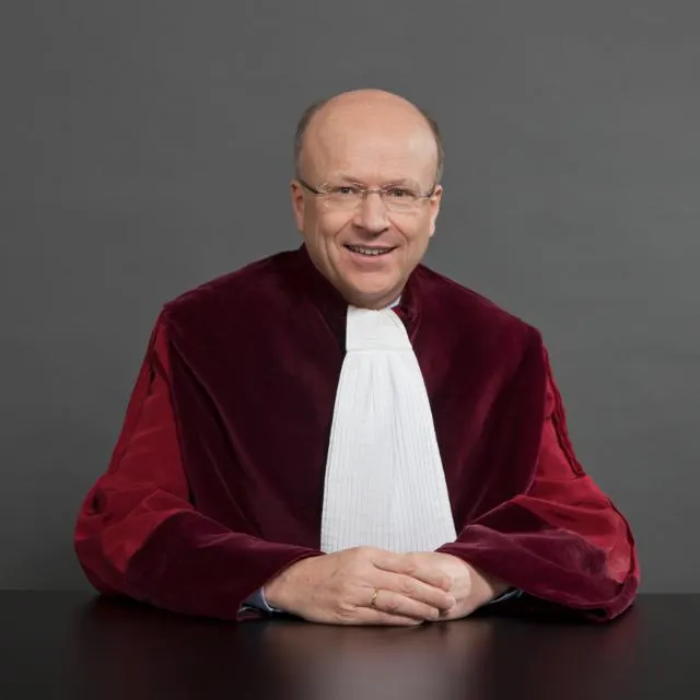 Preşedintele Curţii de Justiţie a UE, anunţ despre pragul abuzului în serviciu, în România