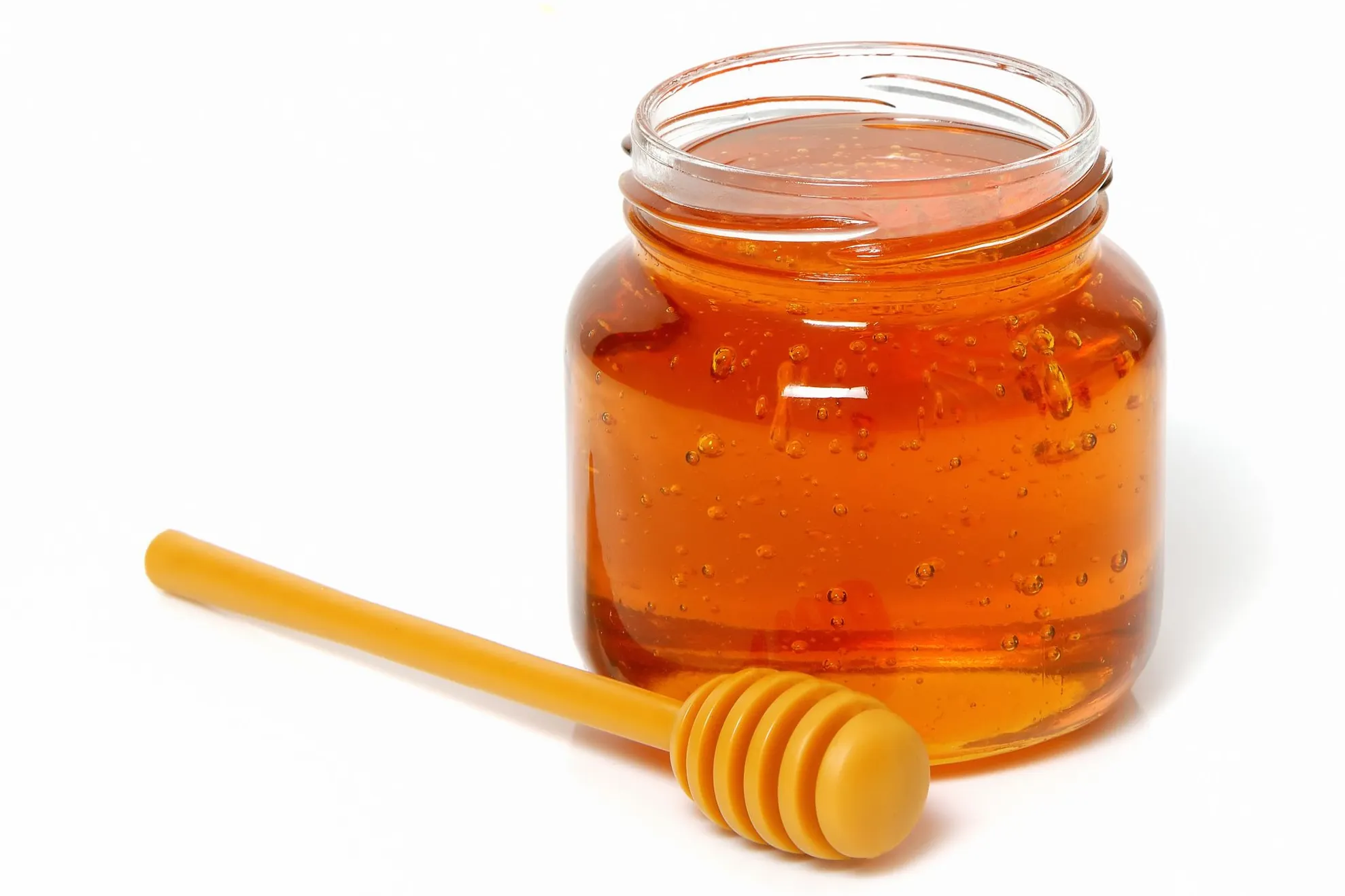 Consumă dimineaţa, pe stomacul gol, miere cu scorţişoară. Efectul i-a uimit şi pe medici!
