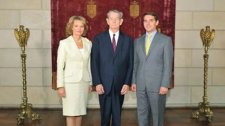 Ce se ascunde în spatele scandalului din sânul Casei Regale: "Majestatea sa, săracul..."
