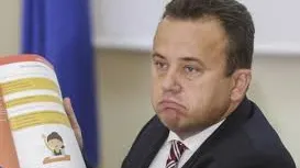 "Baronilor manualelor şcolare", cu dedicaţie de la Ministrul Educaţiei:#REZIST#Insist să vă potoliţi