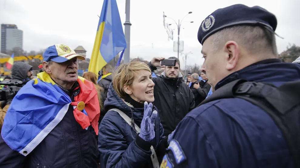 Gușă: Protestatarii acoperă nevoia de opoziție în România. Opoziția politică nu există