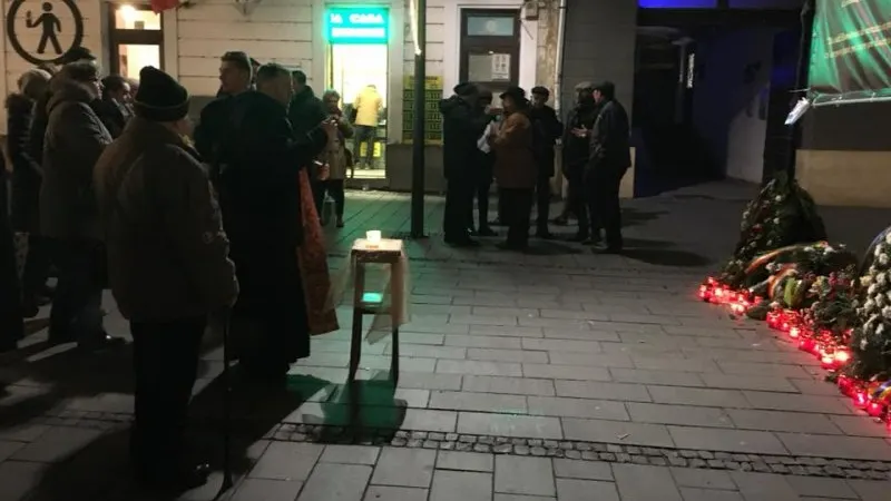 FUNERALIILE REGELUI MIHAI. Sute de clujeni au plecat spre București: „Acest drum este o datorie”