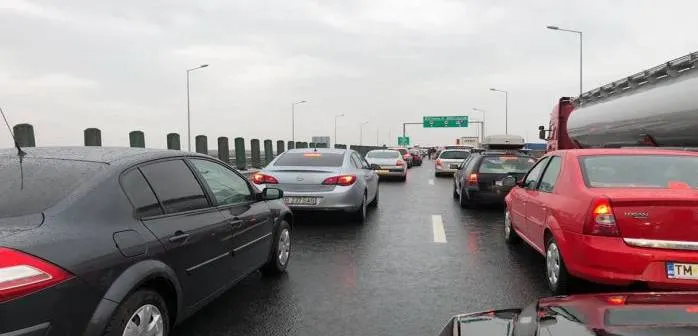 A început nebunia la graniţe: Vezi ce puncte vamale sunt supraglomerate