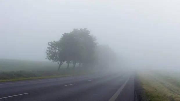 ANM a emis atenţionări de vânt şi ceaţă pentru mai multe judeţe din România