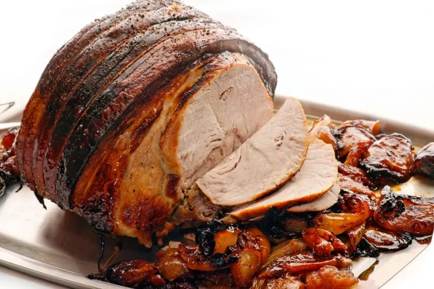 Cel mai simplu truc pentru o friptură fragedă de porc: Pur şi simplu se topeşte în gură!