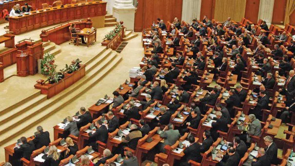 Cum ar trebui să fie politicienii? Sfatul unui preot devenit celebru pe Facebook