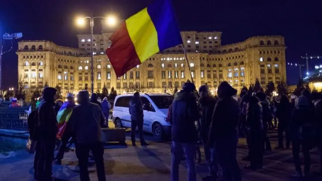 Protest în faţa Parlamentul: STOP legilor care masacrează Justiţia!