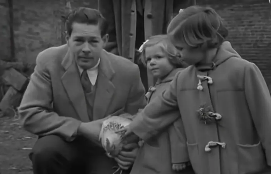 Imagini RARE cu regele Mihai în primii ani de exil, când era mic fermier în Anglia