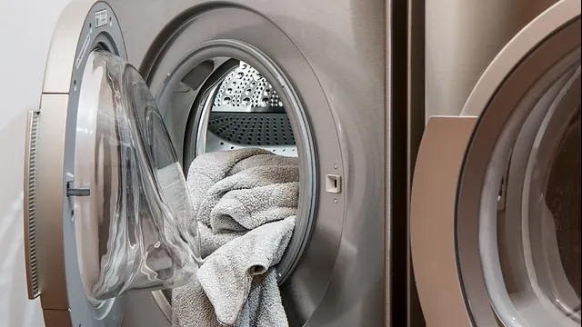 Cum speli corect hainele. Greșeala pe care o făceai până acum