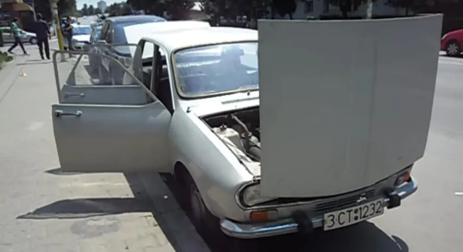 Au găsit o Dacie 1300 veche, într-un garaj din Constanţa. S-au uitat în bord, incredibil ce-au văzut