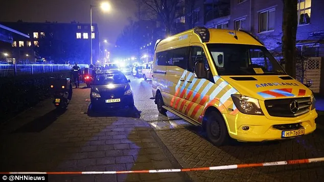 Atac armat în Amsterdam: cel puţin o persoană şi-a pierdut viaţa. Alte două, rănite