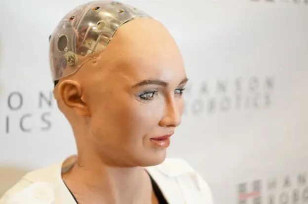 CES 2018 și-a deschis porțile: Celebrul robot Sophia a primit cadoul mult-așteptat