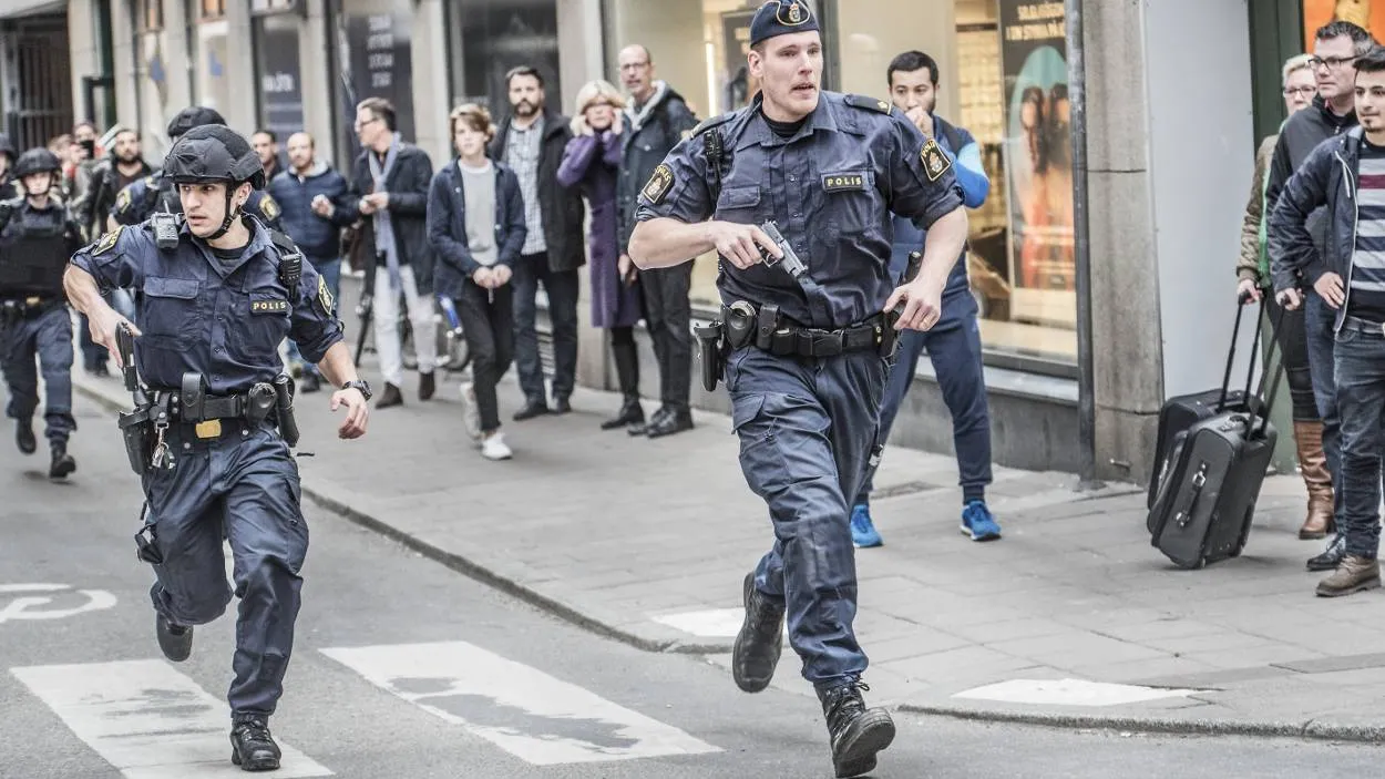 Explozie suspectă lângă o stație de metro din Stockholm. Un om a murit