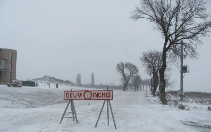 VERIFICĂ ce drumuri naţionale sunt închise şi unde se circulă greu 