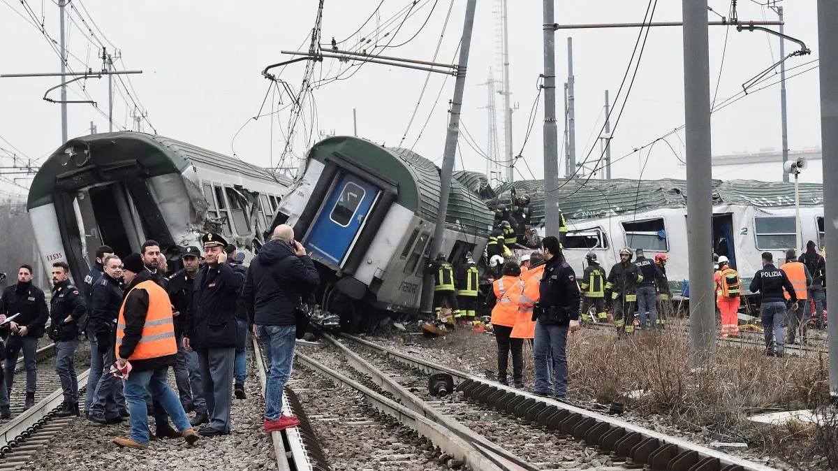 Tren deraiat în Italia: printre răniţi se află şi un român, anunţă MAE | GALERIE FOTO
