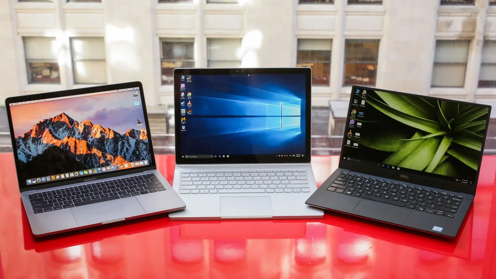 eMAG. 11 laptopuri 2 in 1 cu reduceri fabuloase. Vezi oferta