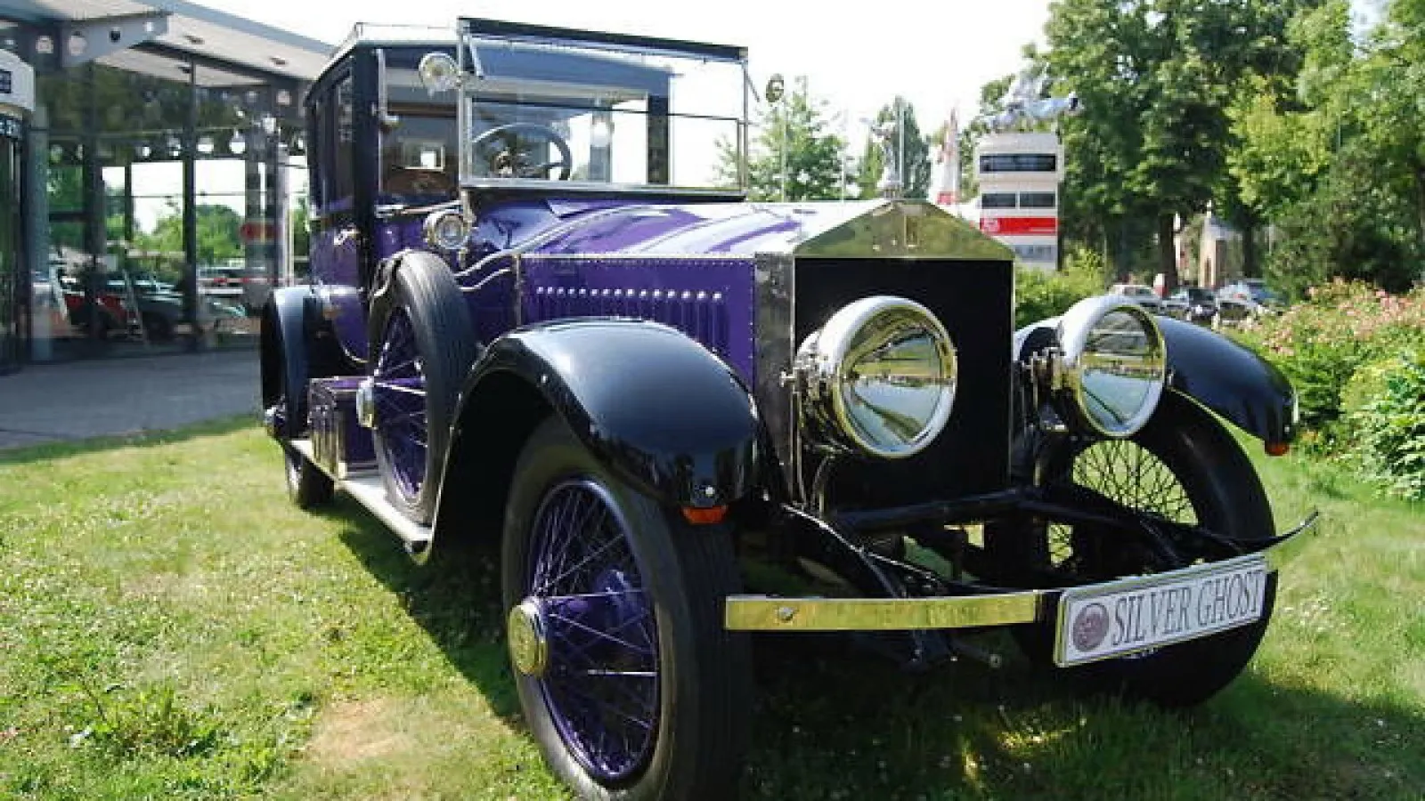 Un Rolls-Royce de 104 ani, maşina ultimului împărat al Rusiei, scoasă la vânzare. Încă merge!