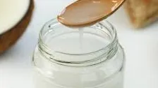 Produsul natural care albește dinții și previne inflamarea gingiilor