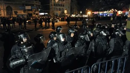 #REZIST. Jandarmeria a explicat de ce a intervenit în forţă în Piaţa Universităţii