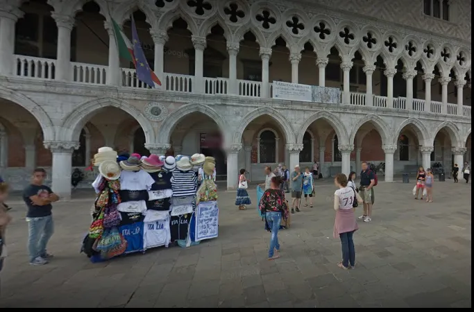 Jaf ca in filme la Palatul Dogilor