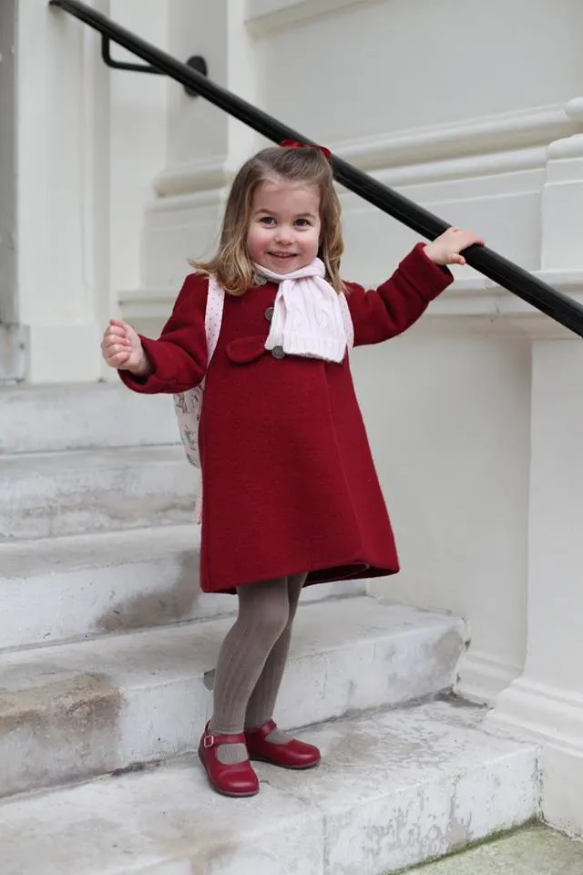 Primele imagini cu Prinţesa Charlotte la grădiniţă. Ce detaliu a fost observat de toată lumea
