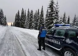 ALERTĂ PE MUNTE: 22 de turişti blocaţi, între ei şi 9 copii