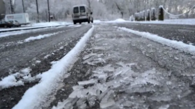 Avertizări de la meteo: Ploi, ceaţă şi polei