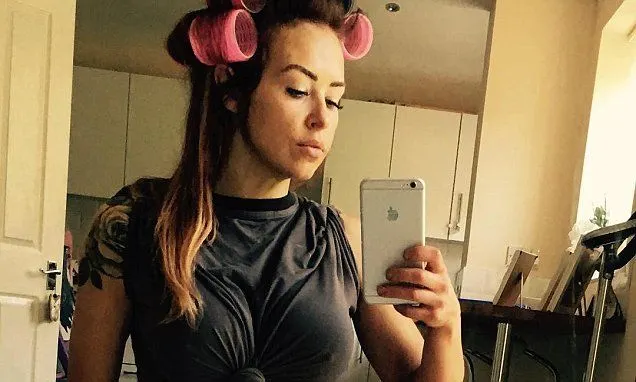 Bunica sexy de 36 de ani a primit sute de cereri în căsătorie pe mail după ASTA