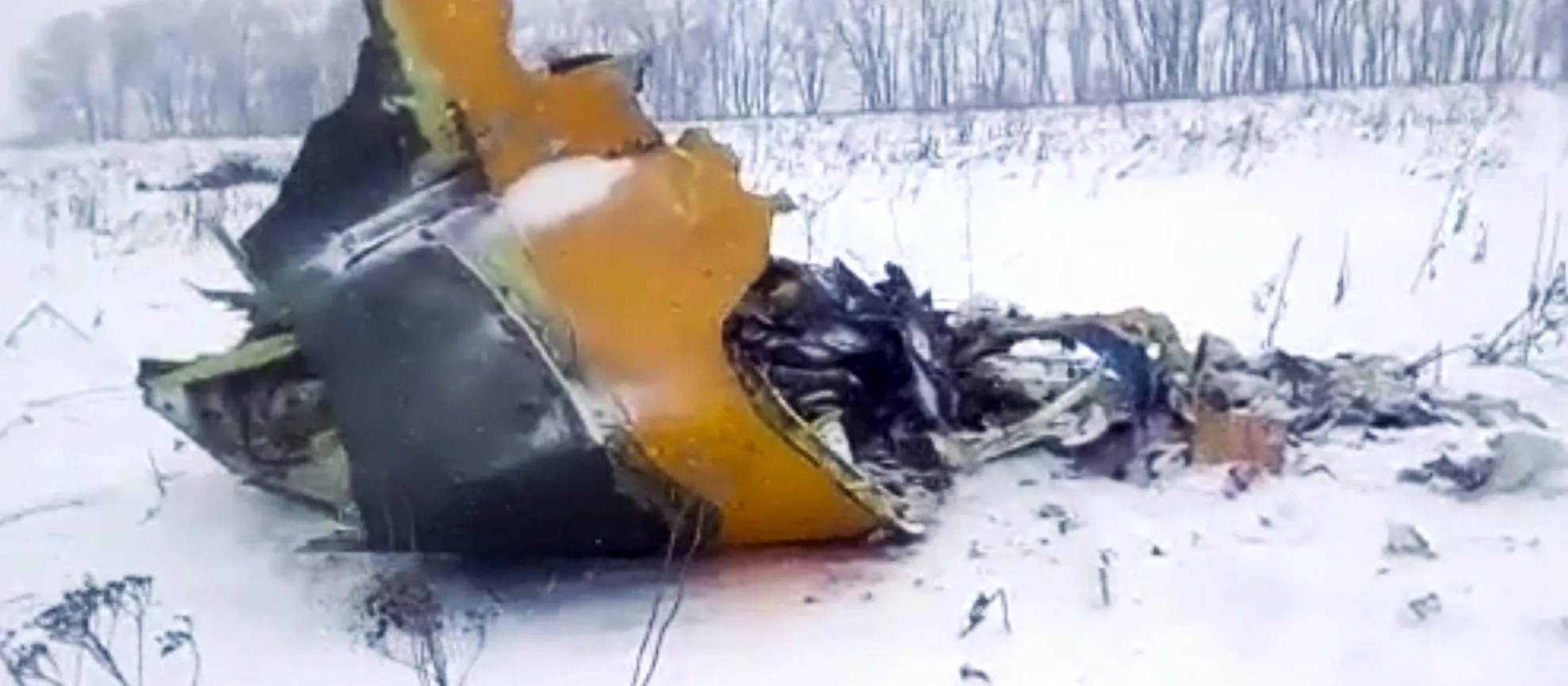 Avion cu 71 de oameni la bord prăbușit lângă Moscova. Cutia neagră, găsită. 3 copii printre victime