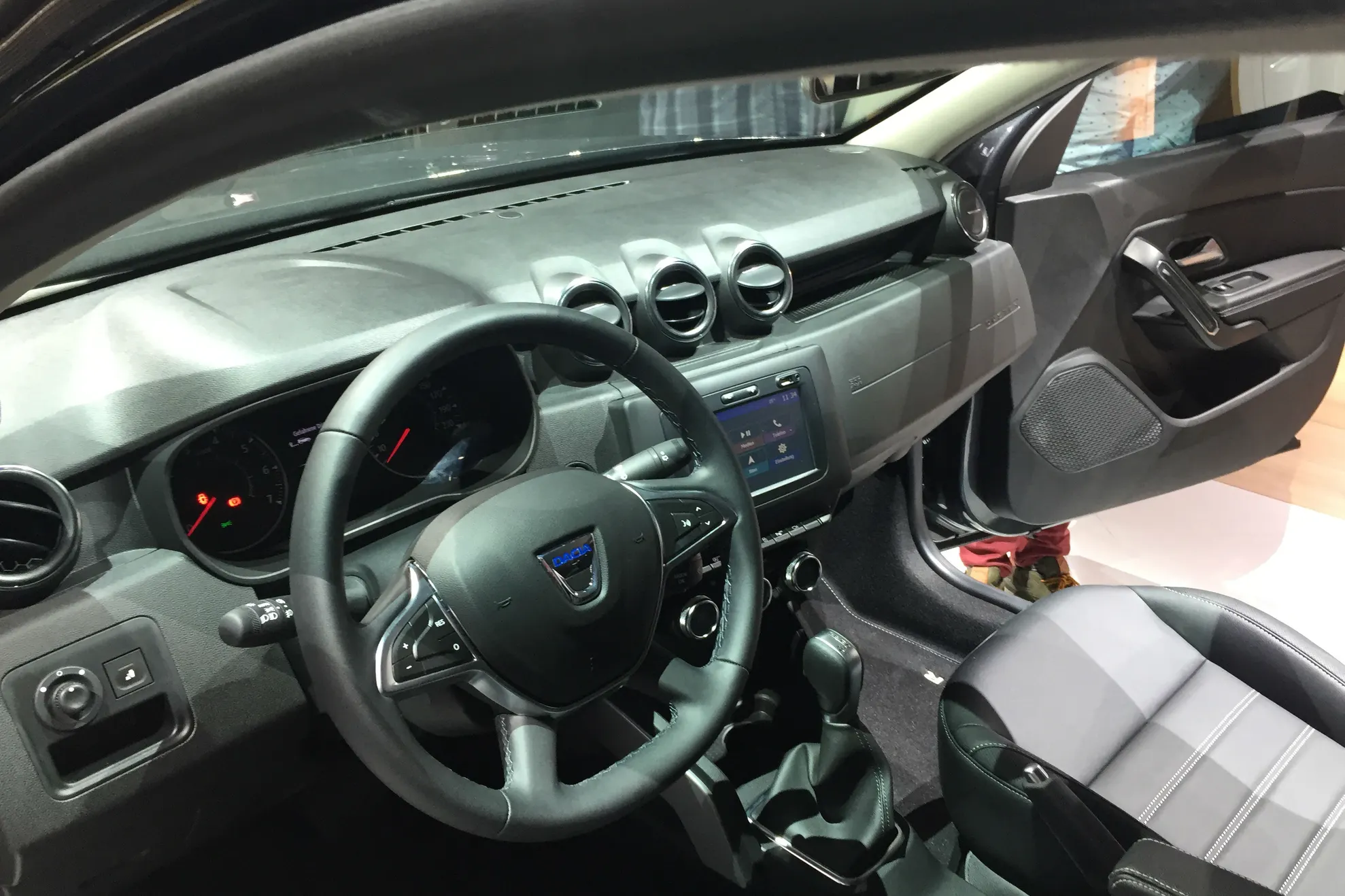 Dacia. Dacia Dedicaţie. A apărut în 1999 în ediţie limitată. Românii s-au îndrăgostit imediat de ea