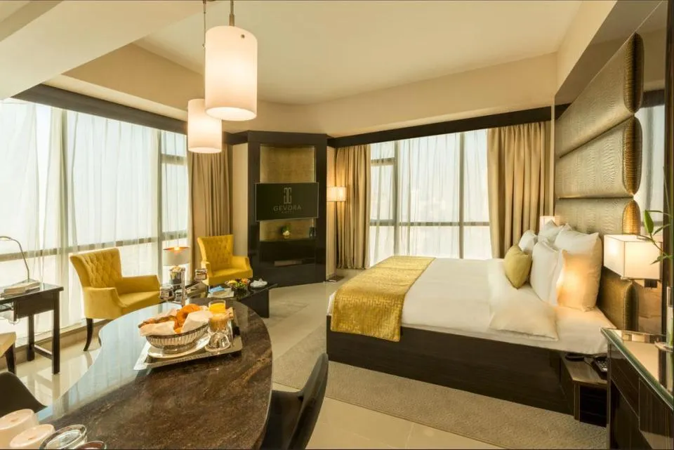 Cel mai înalt hotel din lume, inaugurat în Dubai. Imagini impresionante