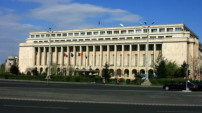 Funcționarii publici dau în judecată Guvernul: 30.000 de oameni, înșelați la plata salariilor  